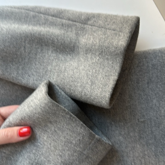 Aritzia Babaton (S) The Steadman coat in gray color - Picture 5 of 9